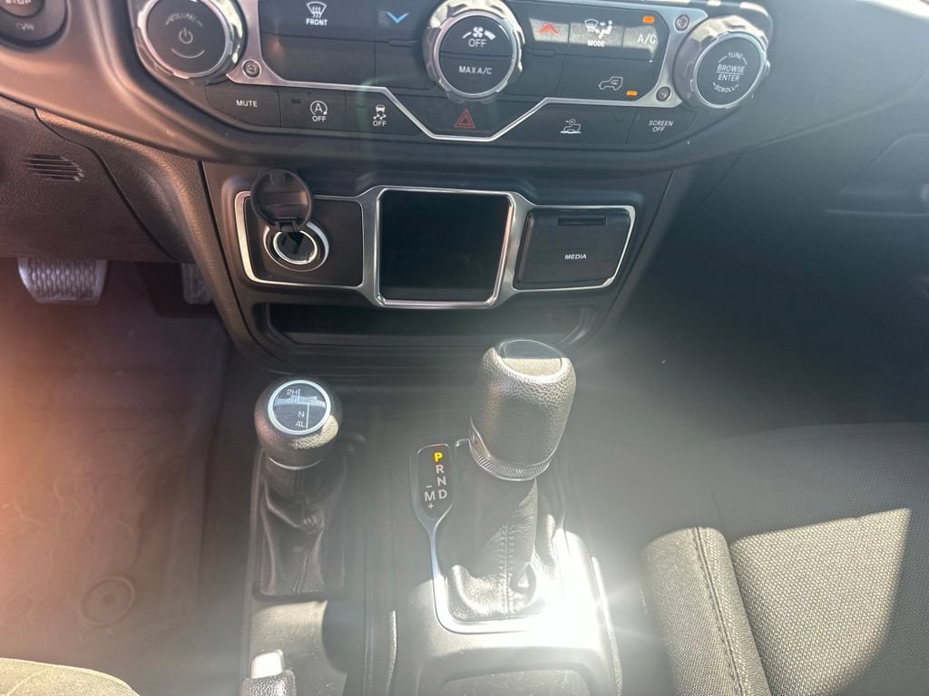 2023 Jeep Gladiator Sport - Photo 18