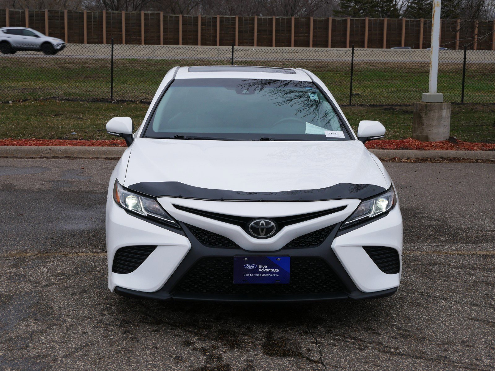 Certified 2018 Toyota Camry SE with VIN 4T1B11HK0JU502417 for sale in Coon Rapids, Minnesota