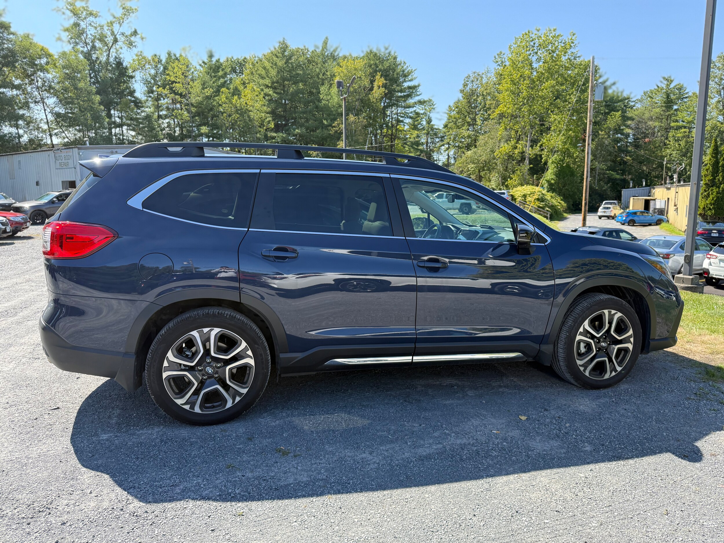 2024 Subaru Ascent Limited photo 3
