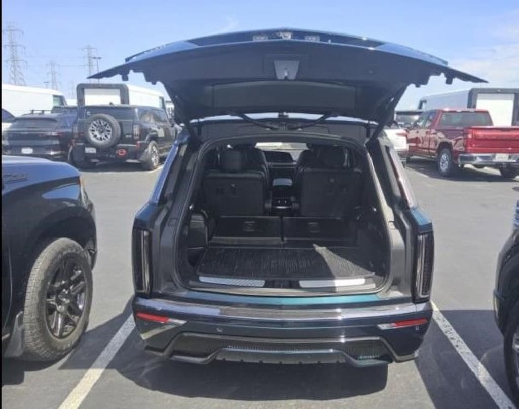 Certified 2026 CADILLAC VISTIQ Platinum SUV