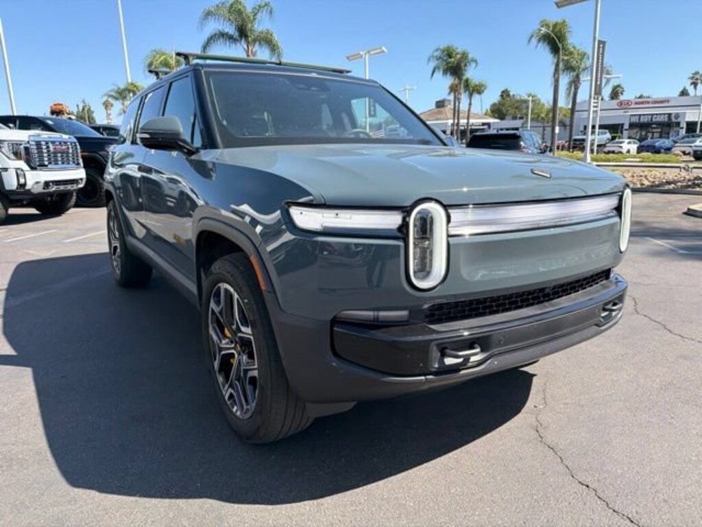 Used 2025 Rivian R1S Premium
