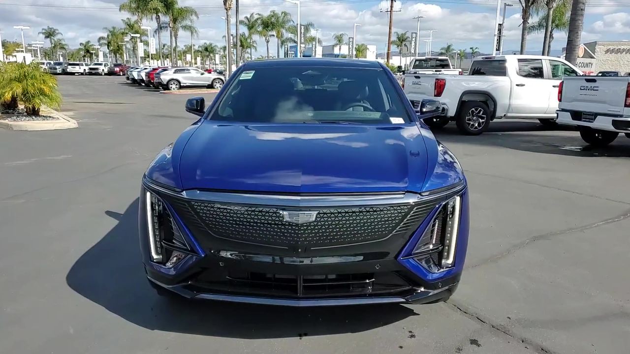 2024 Cadillac Lyriq Sport photo 3