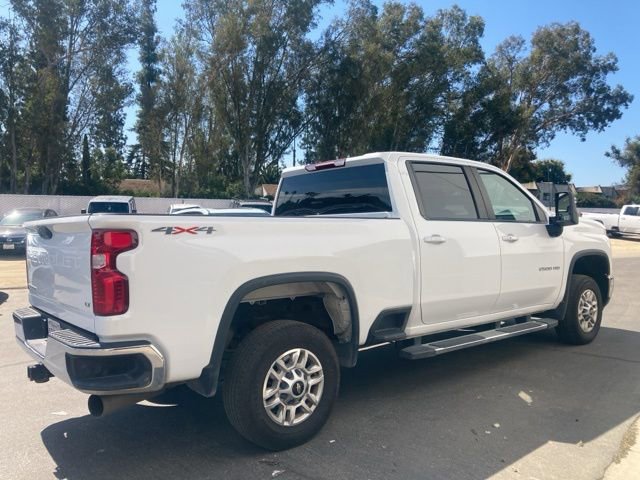 2024 Chevrolet Silverado 2500HD LT photo 2