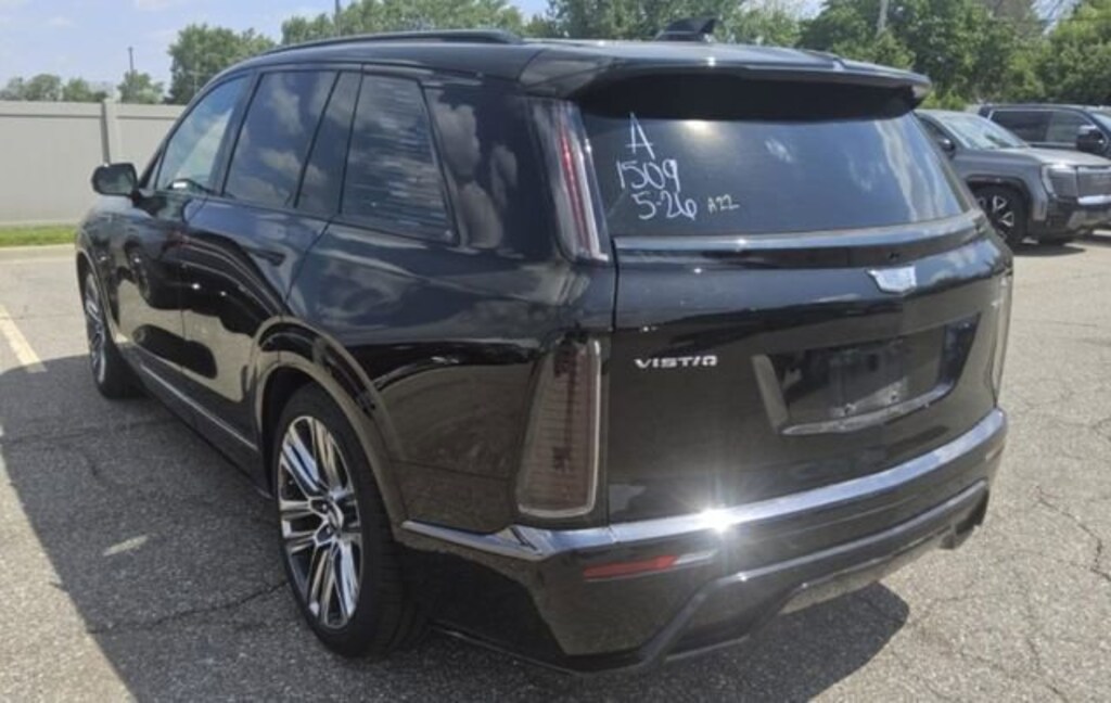 Used 2026 CADILLAC VISTIQ Platinum SUV