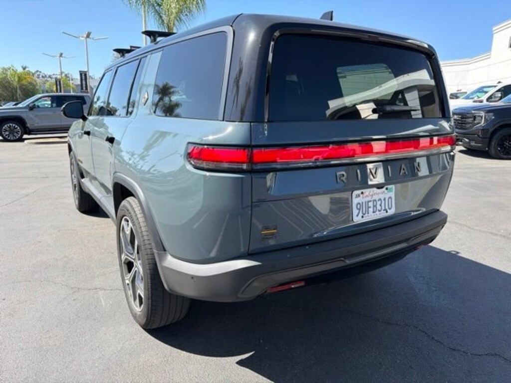 Used 2025 Rivian R1S Premium