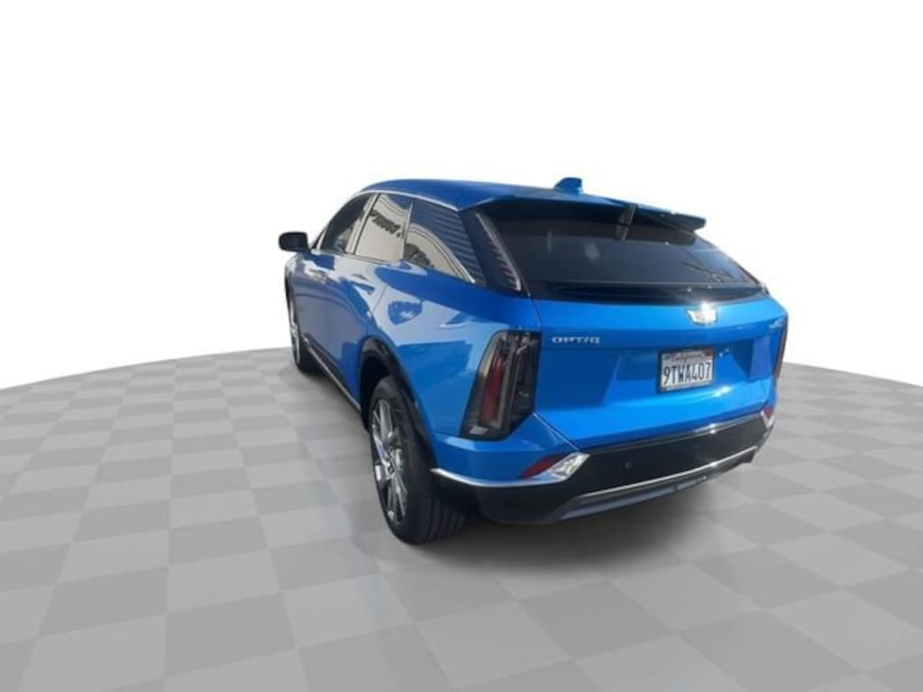 New 2025 CADILLAC OPTIQ Luxury 1 SUV