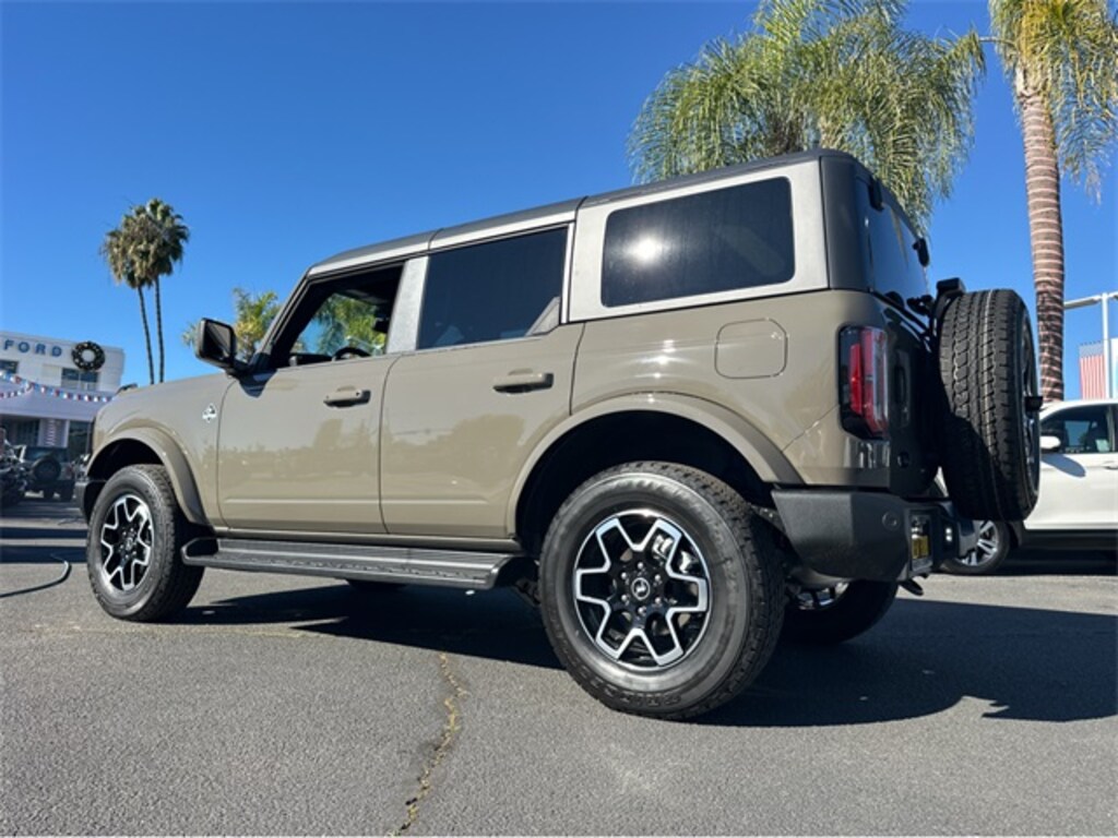 New 2025 Ford Bronco Outer Banks SUV