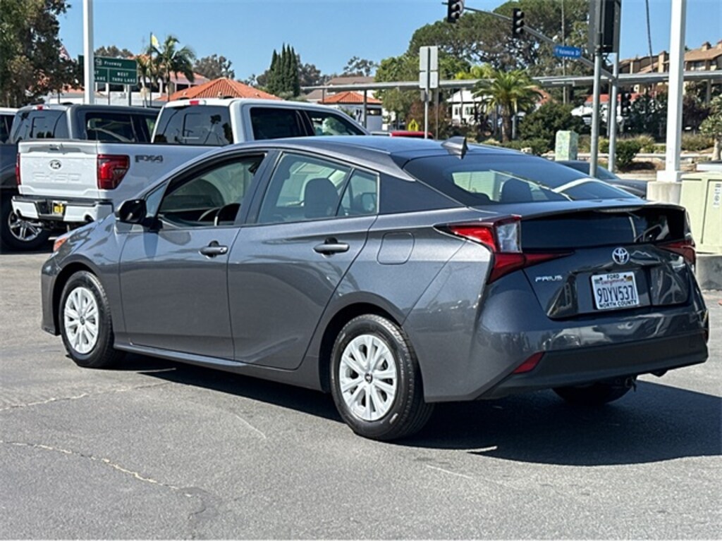 Used 2022 Toyota Prius L Hatchback