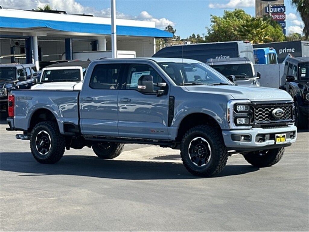 New 2025 Ford F-250 Truck Crew Cab