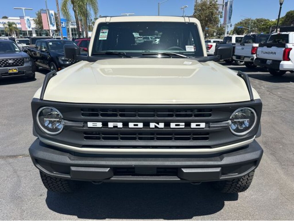 New 2026 Ford Bronco Base SUV