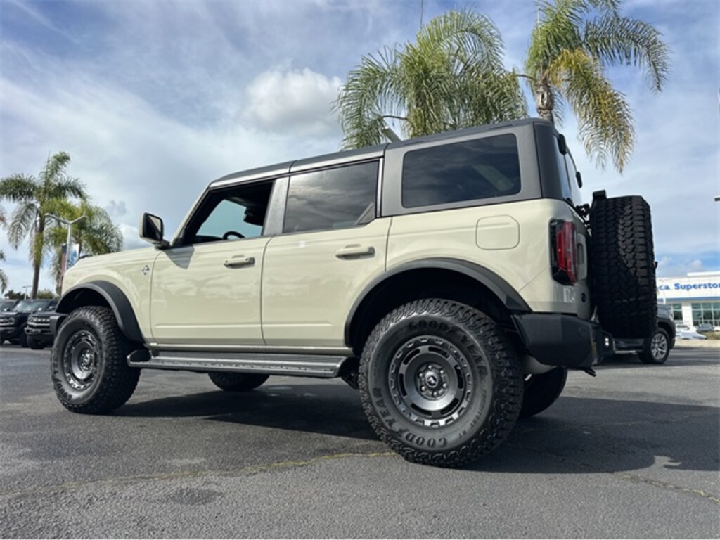 New 2025 Ford Bronco Outer Banks SUV