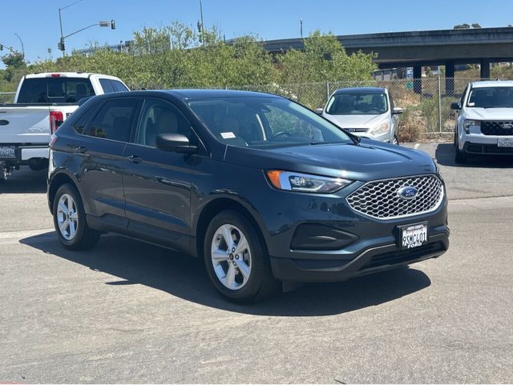 Used 2024 Ford Edge SE SUV