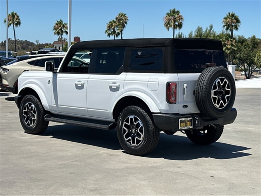 New 2025 Ford Bronco Outer Banks SUV