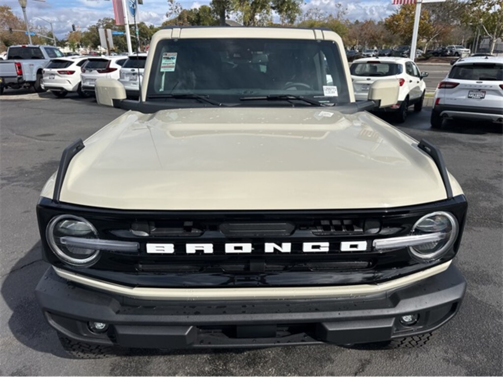 New 2025 Ford Bronco Outer Banks SUV
