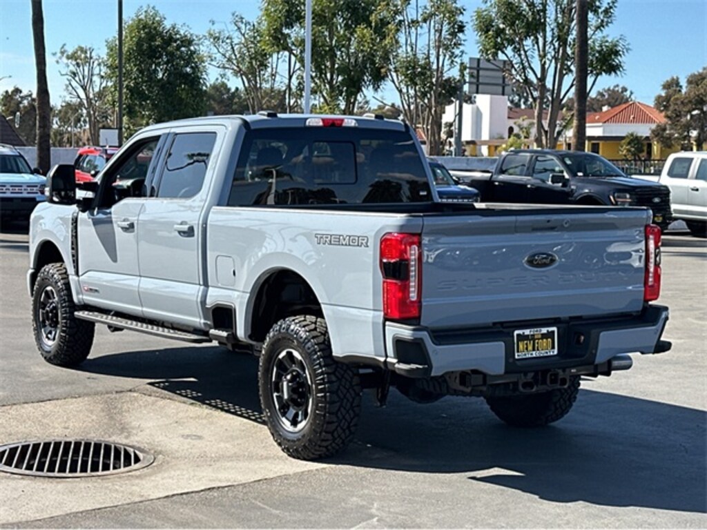 New 2025 Ford F-250 Truck Crew Cab
