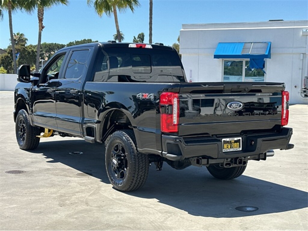 New 2025 Ford F-250 Truck Crew Cab