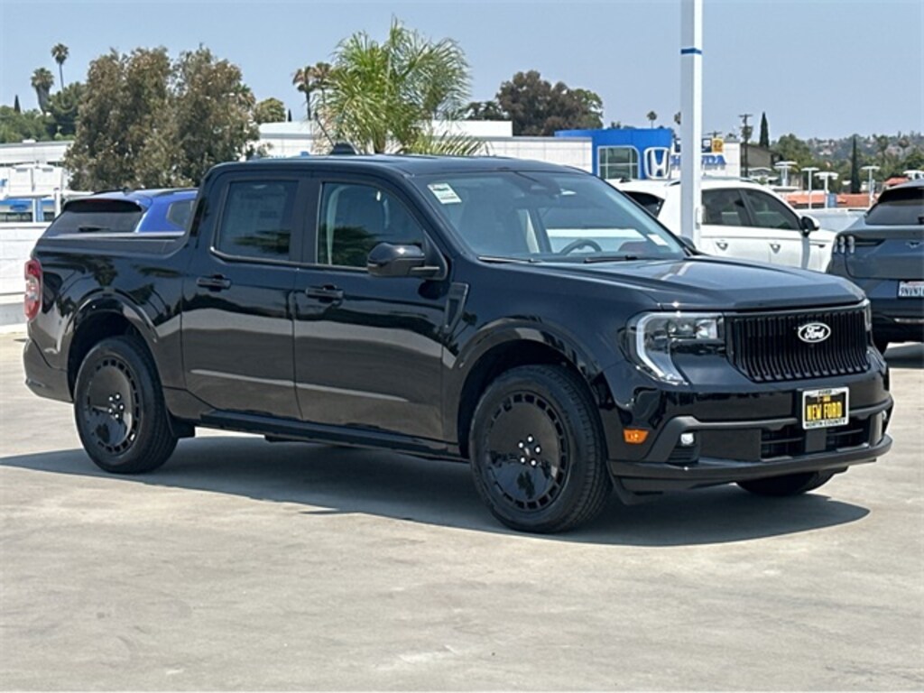 New 2025 Ford Maverick Lobo Standard Truck SuperCrew