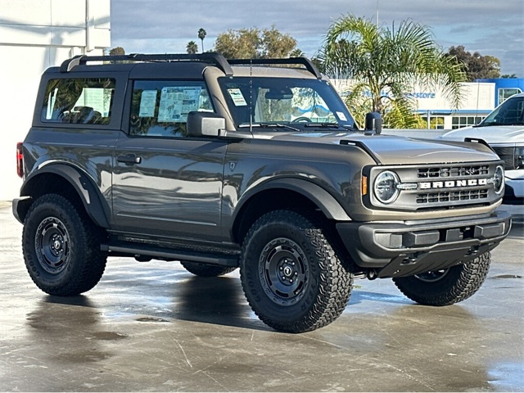 New 2025 Ford Bronco Base SUV