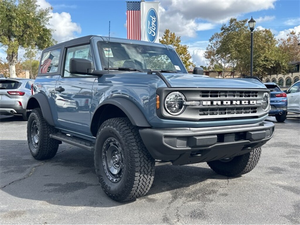 New 2025 Ford Bronco Base SUV