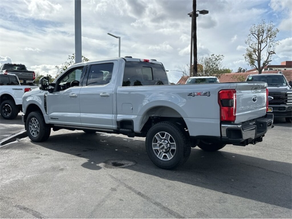 New 2025 Ford F-350 Truck Crew Cab
