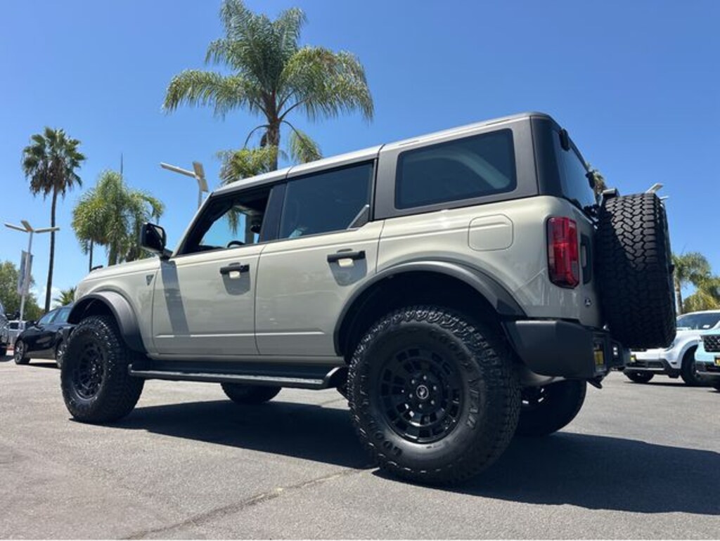 New 2026 Ford Bronco Base SUV