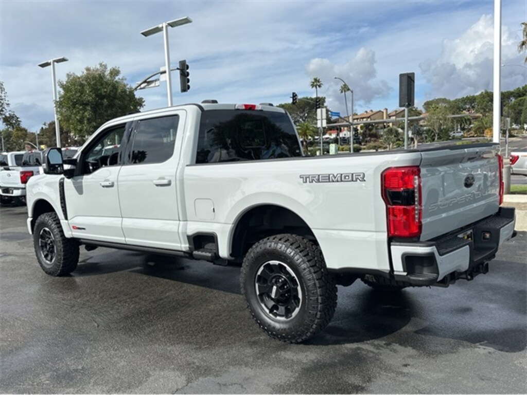New 2025 Ford F-250 Truck Crew Cab