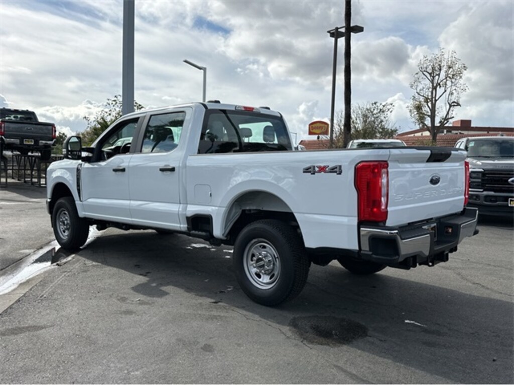 New 2025 Ford F-250 Truck Crew Cab