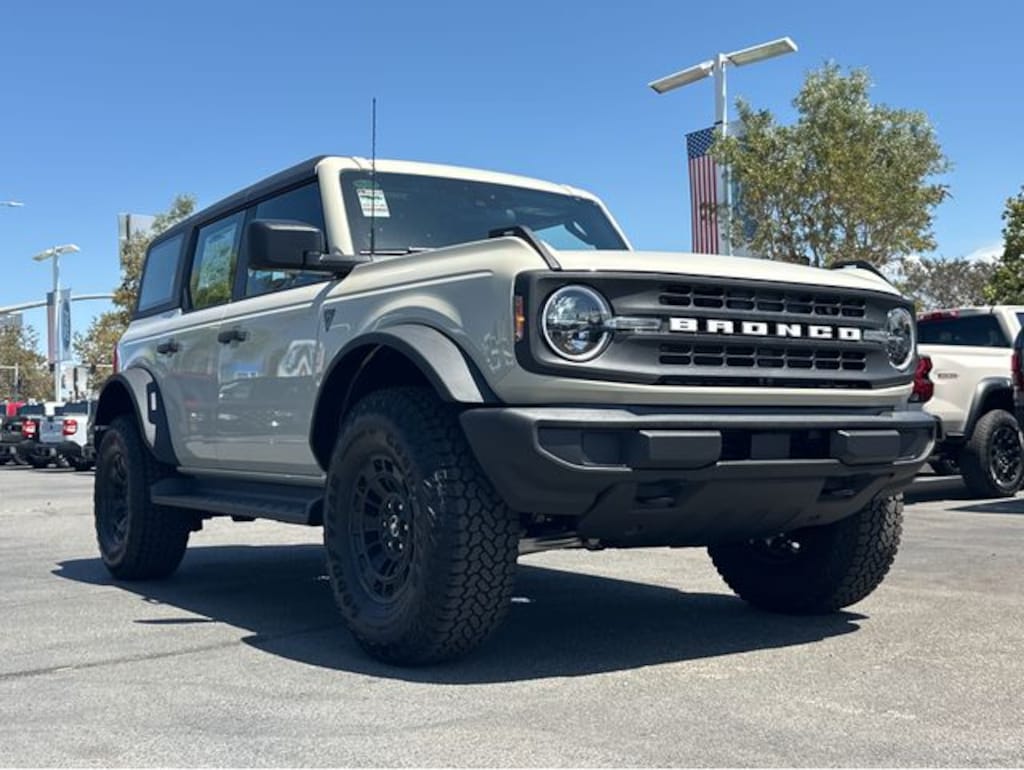 New 2026 Ford Bronco Base SUV