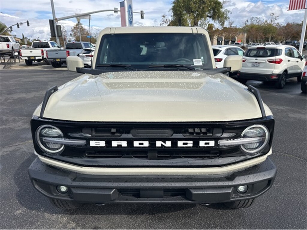 New 2025 Ford Bronco Outer Banks SUV