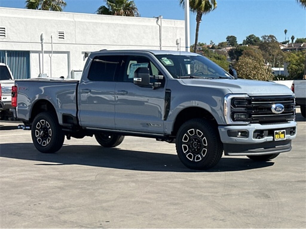 New 2025 Ford F-350 Truck Crew Cab