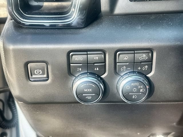 2026 GMC Sierra 1500 AT4X - Photo 18