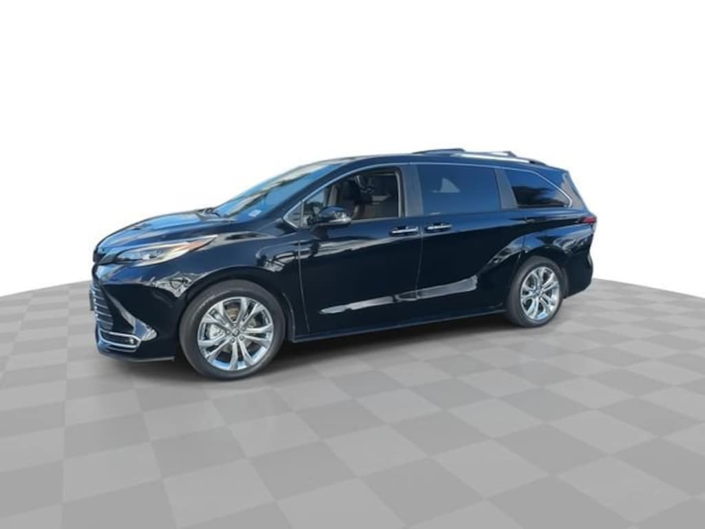 Used 2022 Toyota Sienna Platinum