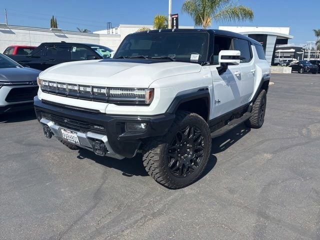 2024 GMC Hummer EV 2X SUV's photo