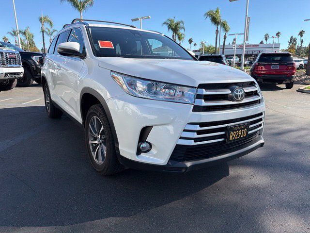 Used 2019 Toyota Highlander SE