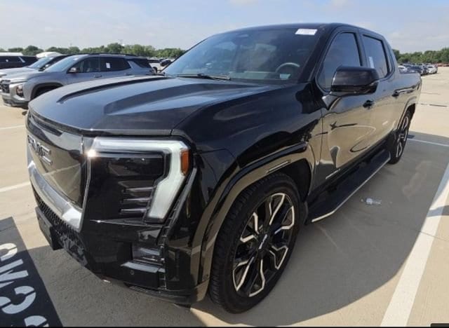 2025 GMC Sierra Denali Max Range Crew Cab e4WD's photo