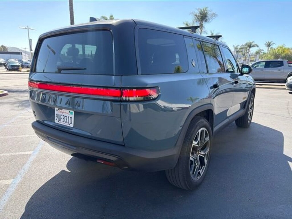 Used 2025 Rivian R1S Premium