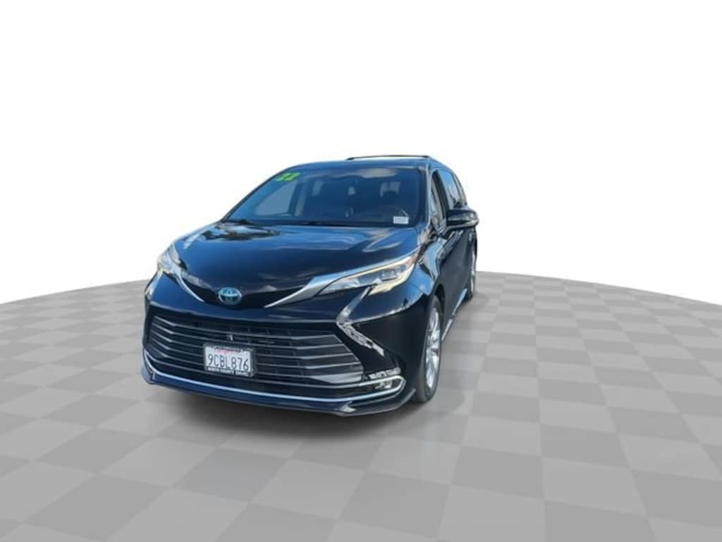 Used 2022 Toyota Sienna Platinum
