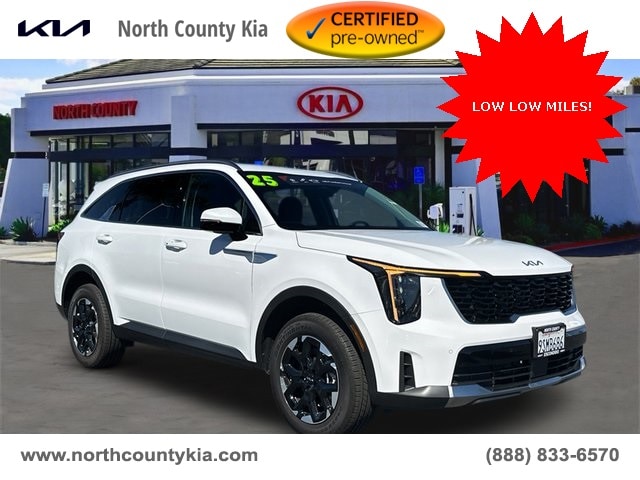 2025 Kia Sorento S's photo