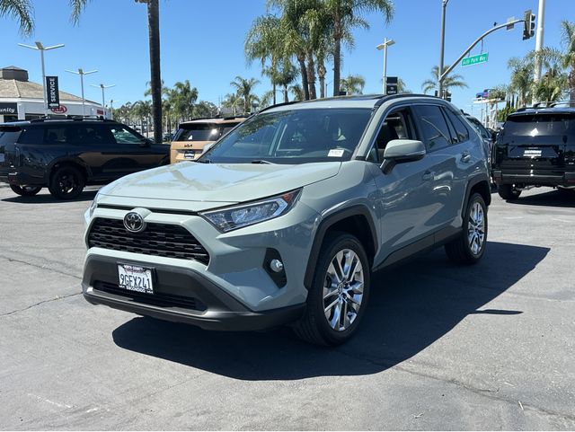 2020 Toyota RAV4 XLE Premium photo 2