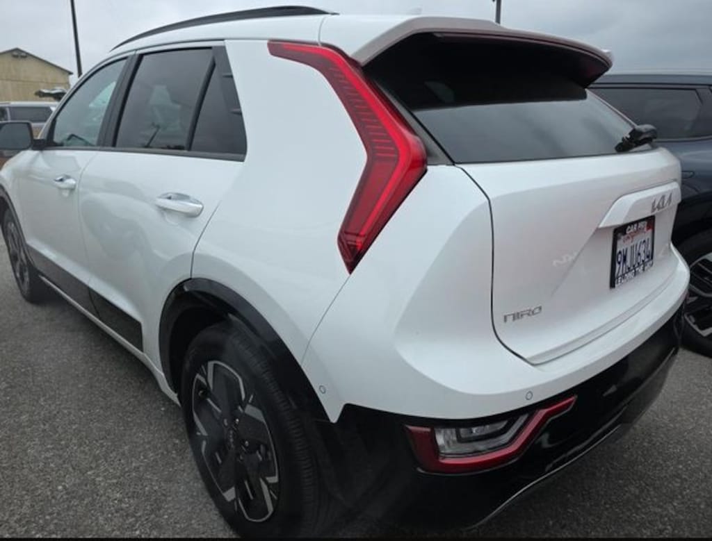 Used 2024 Kia Niro EV Wave SUV
