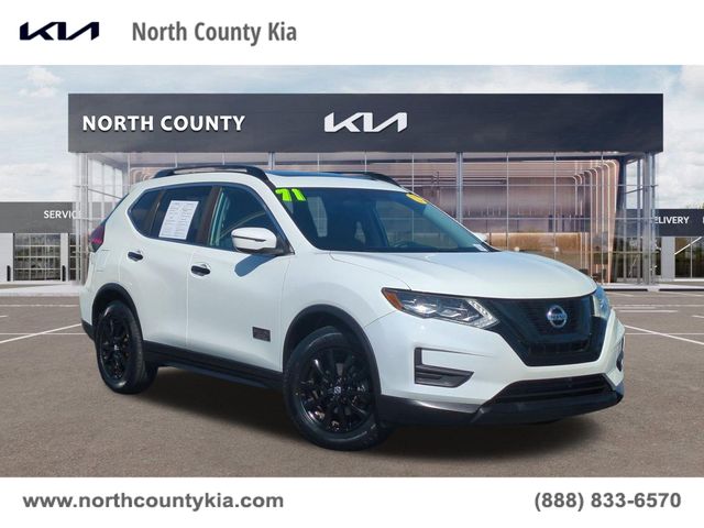 2017 Nissan Rogue SV FWD's photo