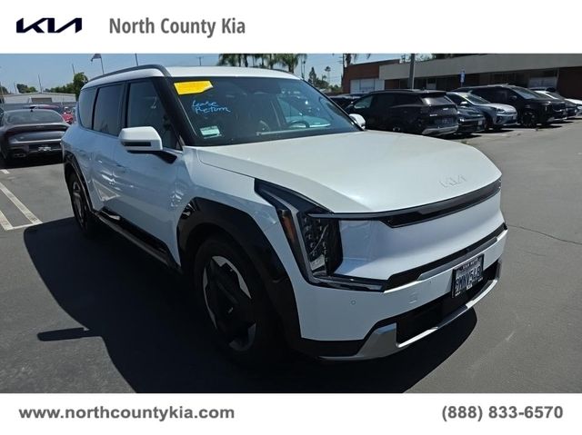 2024 Kia EV9 Land AWD's photo