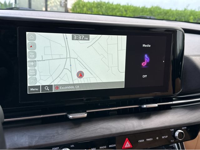 2023 Kia Carnival EX photo 3