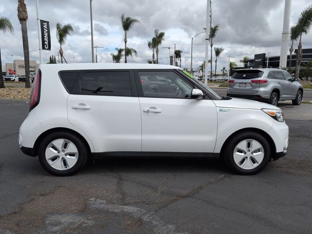Used 2015 Kia Soul EV Base with VIN KNDJP3AE8F7002302 for sale in Escondido, CA