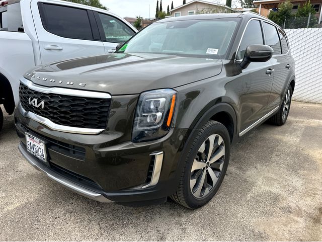 2022 Kia Telluride EX photo 3
