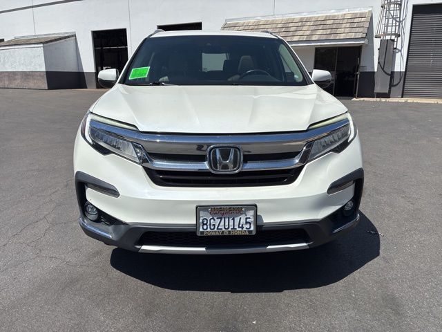 2019 Honda Pilot Touring 7-Passenger FWD photo 2