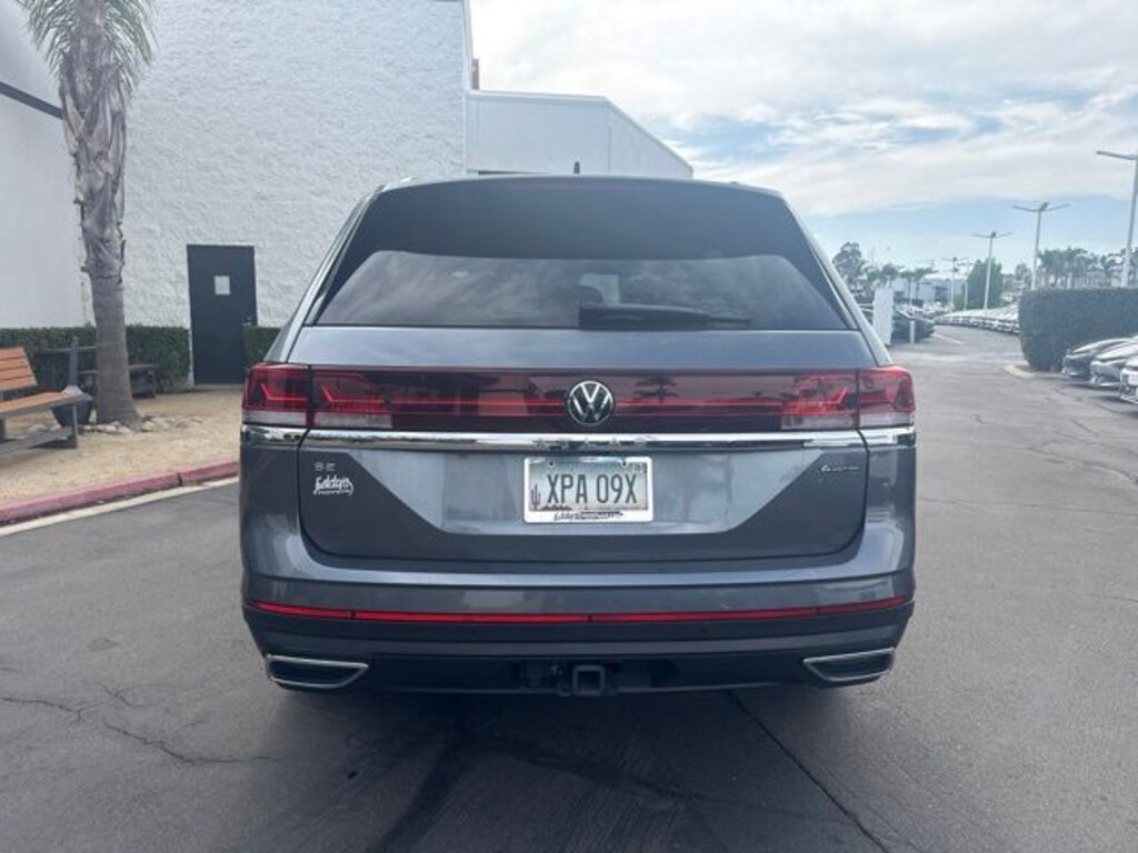 Used 2024 Volkswagen Atlas 2.0T SE w/Technology SUV