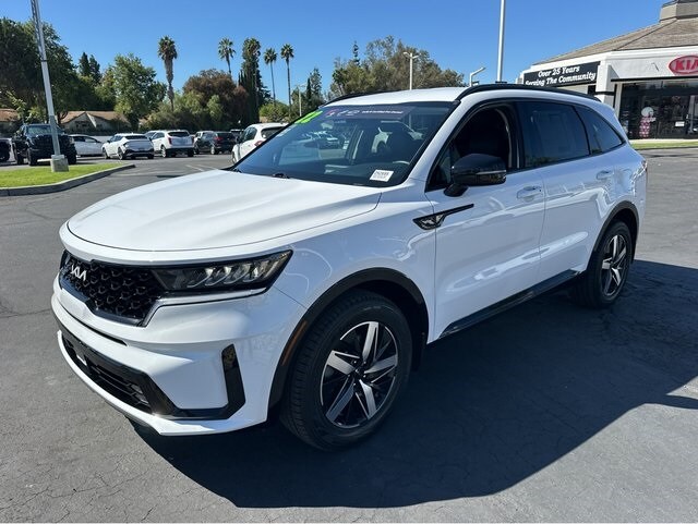 2022 Kia Sorento EX photo 3