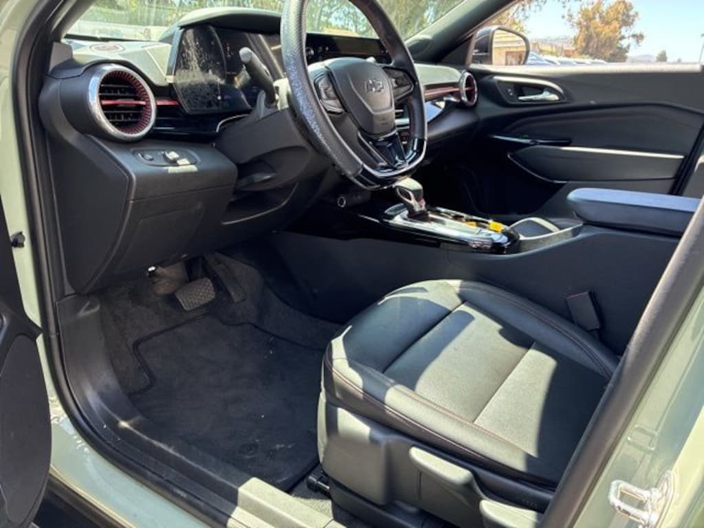 Used 2024 Chevrolet Trax 2RS SUV