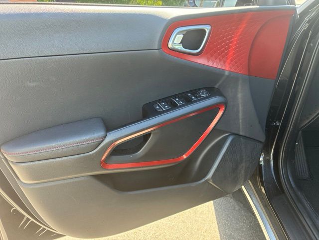 2025 Kia Soul GT-Line photo 5